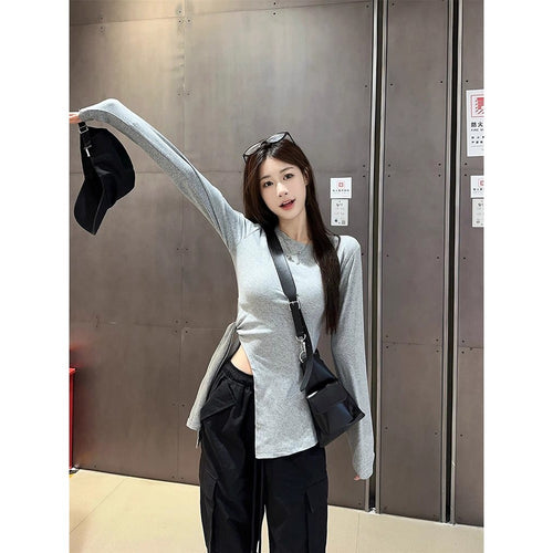 Ladies long sleeve shirt with side slits and fashionable round neckline Chic & Stil