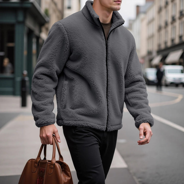 Comfortable fleece jacket for men with high collar and practical pockets Lune London