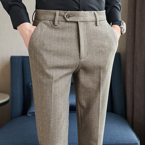 Elegant suit trousers for men with a slim fit and fine texture Amarae
