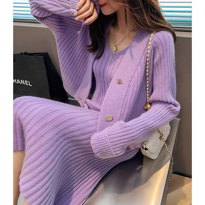 Ensemble en tricot confortable pour femmes avec col en V et détail de bouton tendance Chic & Stil