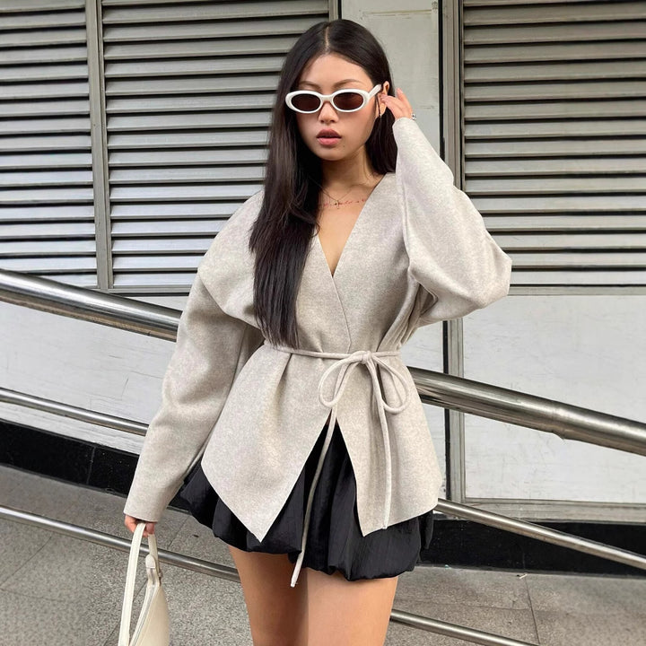Elegant wrap coat for women with a fitted cut and trendy details Lune London