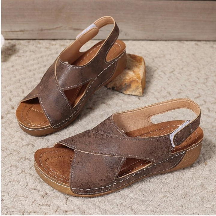 Lune London stylish vacation sandals for women with comfortable sole and trendy closure system