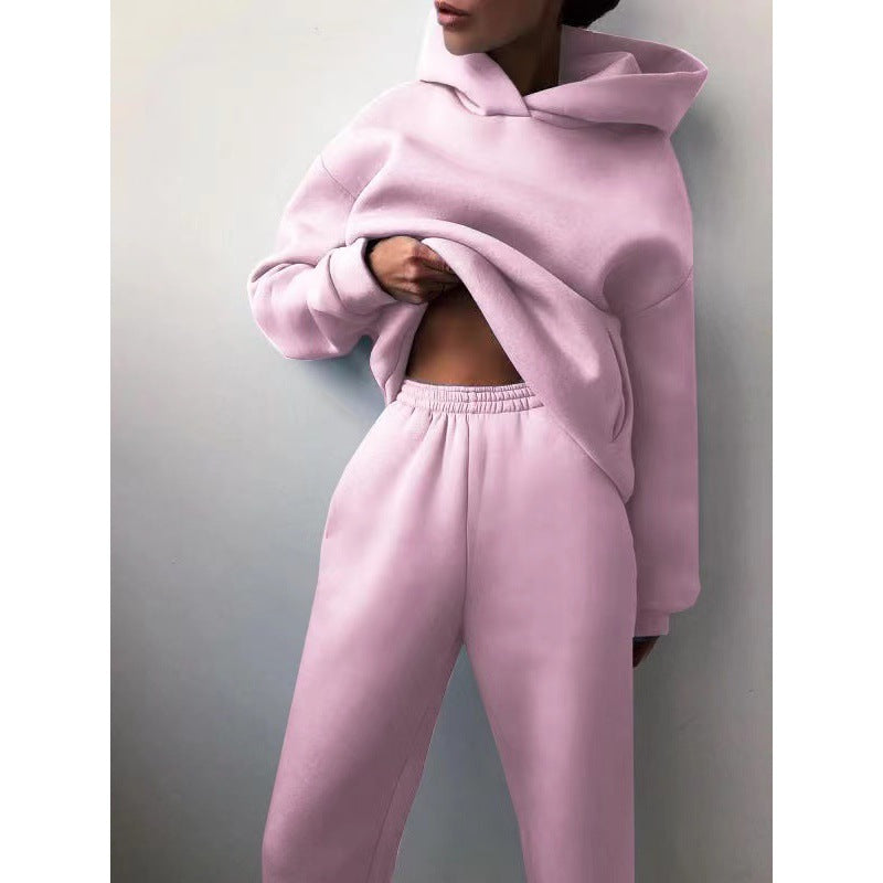 Sporty loungewear set for women with oversized hoodie and comfortable jogger pants Lune London