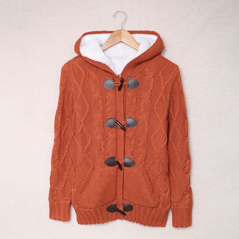 Cardigan pour femmes avec col haut et détails confortables de boutons Chic & Stil