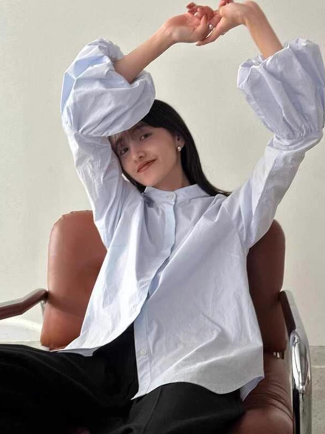 Blouse Élégante Femme avec Manches Volumineuses et Col Montant Chic & Stil