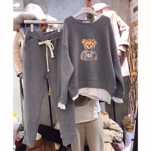 Women's Leisure Lounge Set with Bear Motif and Casual Cut Chic & Stil