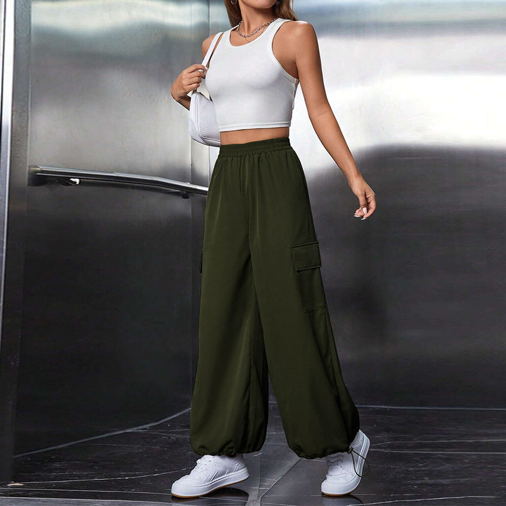 Women's cargo pants with elastic waist and wide legs Chic & Stil