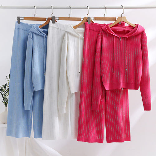 Amarae Women's loungewear set with high collar and zipper