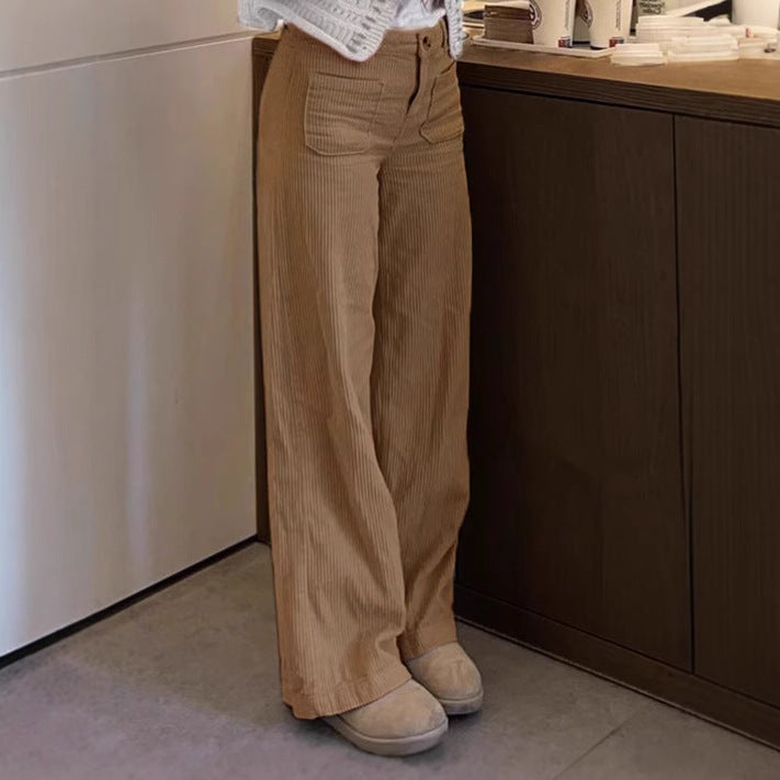 Comfortable and elegant corduroy pants for women with flared leg Lune London