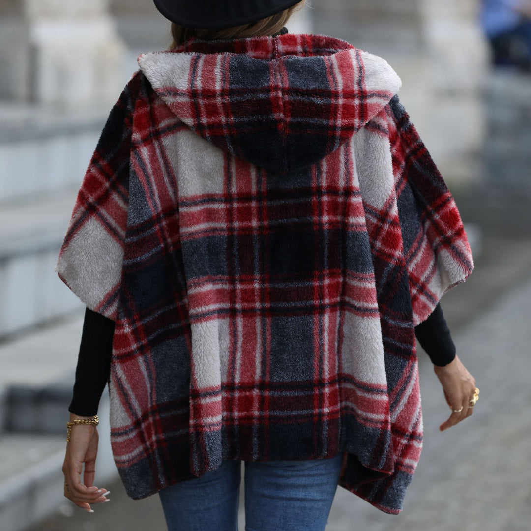 Plush plaid jacket for ladies with spacious pockets and open design Lune London