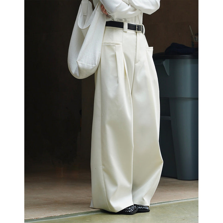 Women High-waisted Pleated Trousers with Voluminous Balloon Silhouette and Side Pockets Amarae