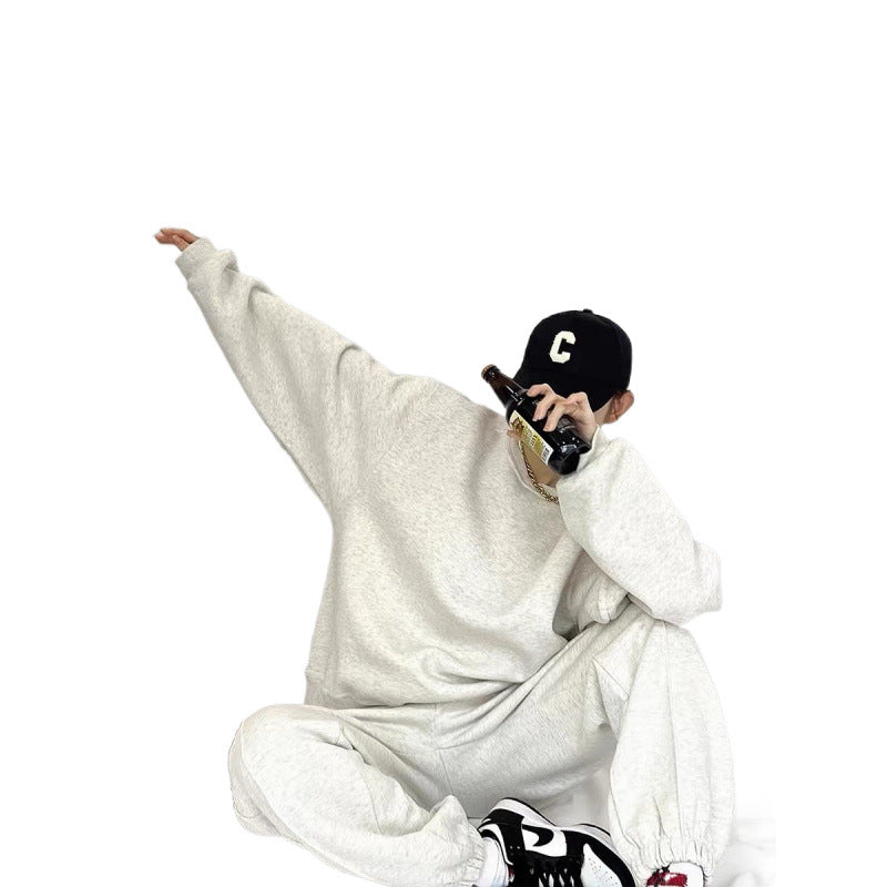 Women's Comfortable Oversized Sweatshirt and Jogger Set with Elastic Waistband and Side Pockets Chic & Stil
