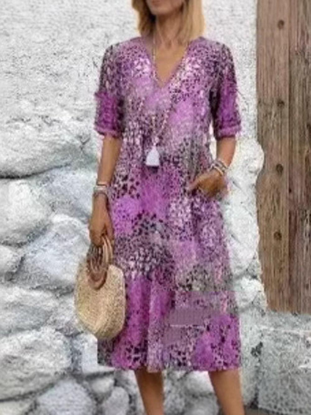Fashion leisure dress for women with floral pattern and side pockets Lune London