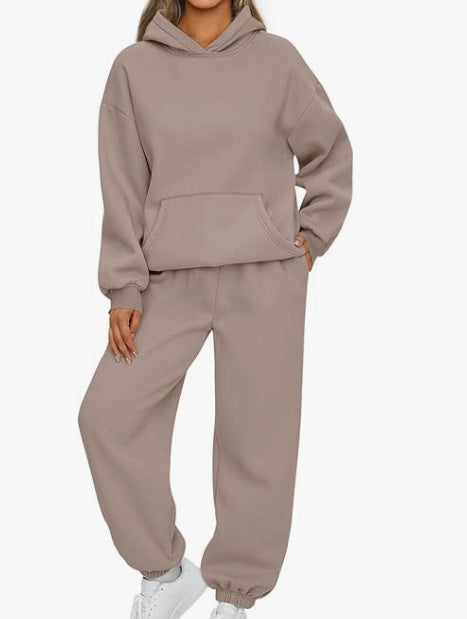 Women's casual hoodie jumpsuit made of high-quality sweat material with practical pockets Chic & Stil