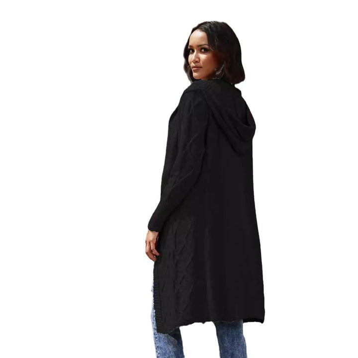 Ladies chunky knit kimono cardigan with elegant cable pattern and open sleeves Lune London