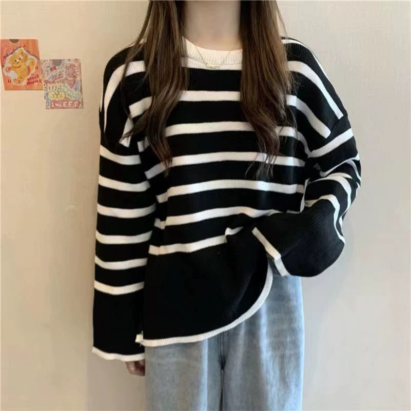 Comfortable knitted sweater for women with Lune London stripes