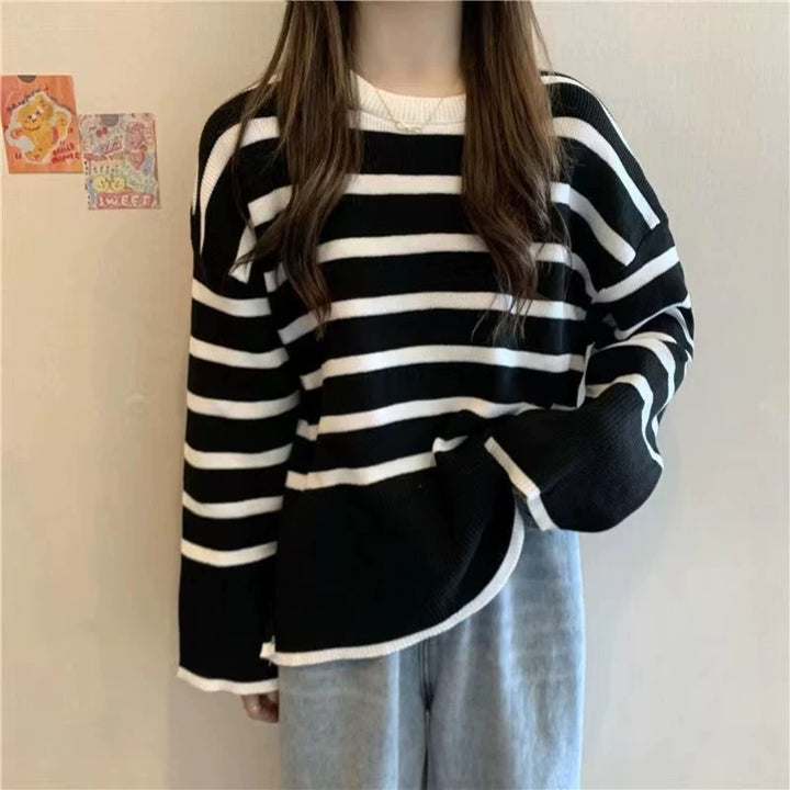 Comfortable knitted sweater for women with Lune London stripes
