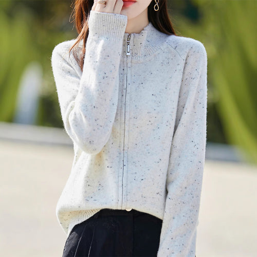 Cardigan femme avec zip et col haut en matériau confortable Chic & Stil