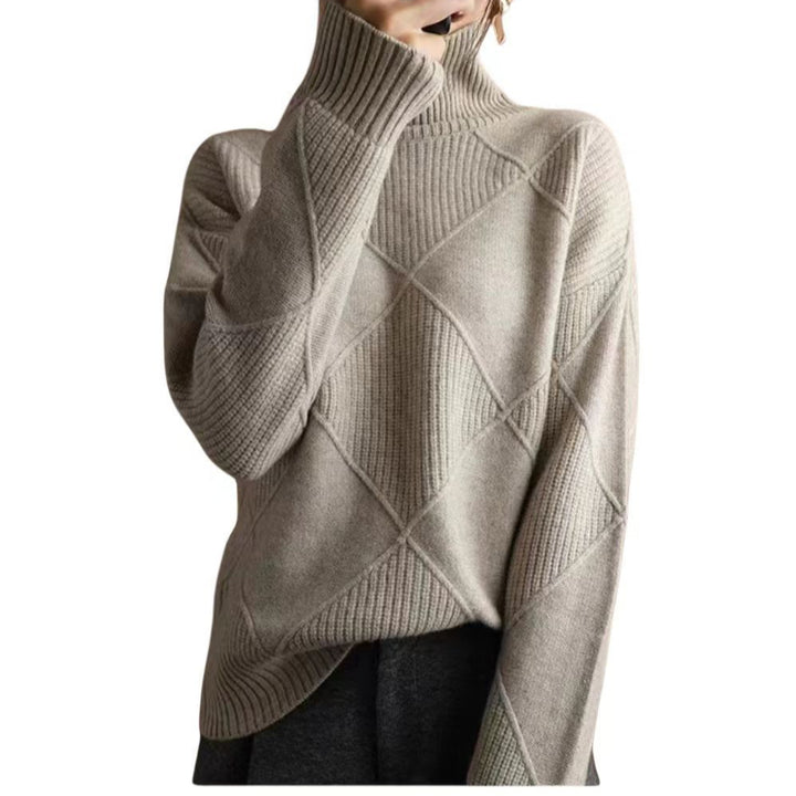 Chunky knit sweater for ladies with an elegant turtleneck and a textured pattern Lune London