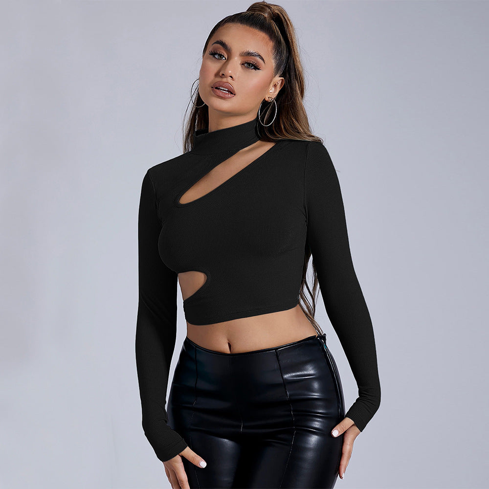 Haut court à manches longues ajusté pour femmes avec découpe asymétrique Chic & Stil