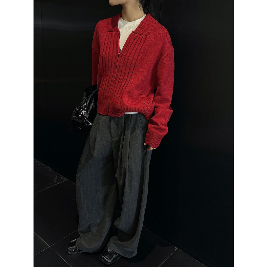 Women's short-cut zipper knit cardigan with vertical rib pattern and patch pockets Amarae