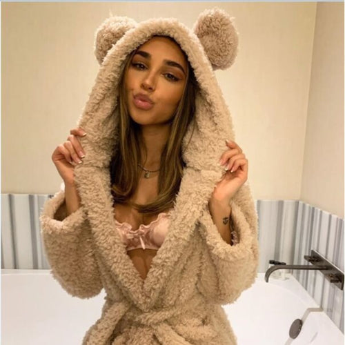 Dame Fleece bathrobe with hood and practical pockets Amarae
