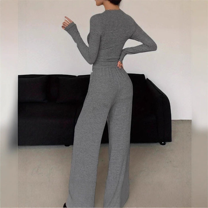 Ensemble de loisirs féminin avec détails en bouton et taille élastique Chic & Stil