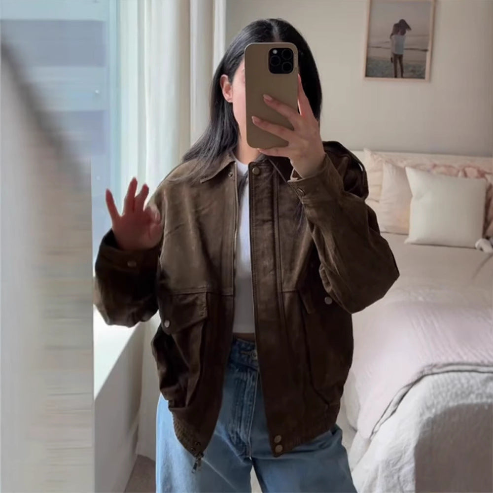Leather jacket for women with two large pockets and a practical zipper Lune London
