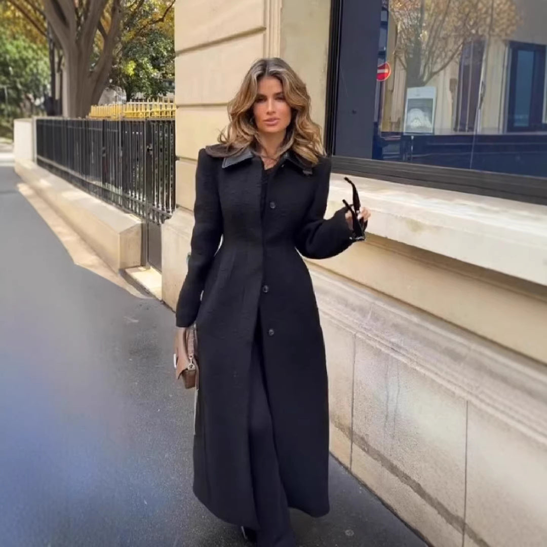 Ladies Tailored Long Coat with Contrasting Shirt Collar and Figure-Shaping Cut Amarae