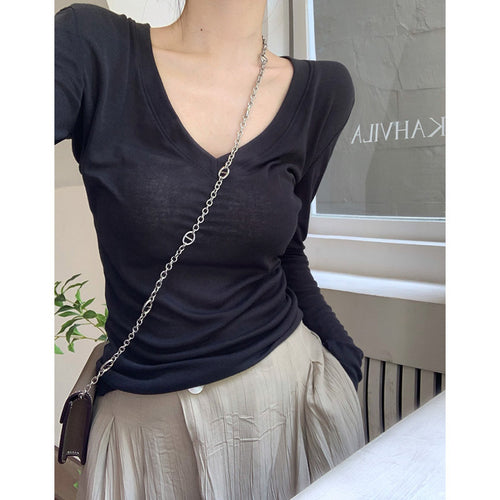 Women Long Sleeve Shirt with V-Neck and Figure-Flattering Fit Chic & Stil