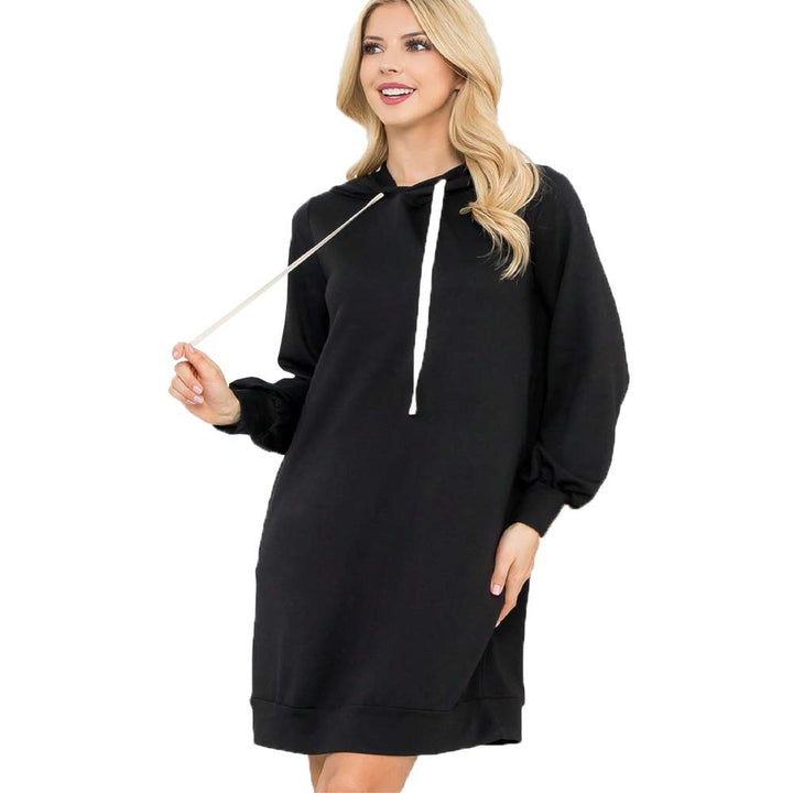Robe hoodie pour femmes avec des manches bouffantes élégantes et une poche kangourou pratique Chic & Stil