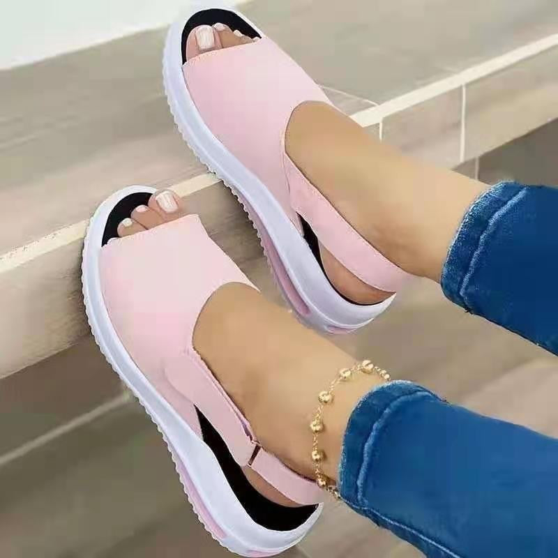 Casual women’s sandals with elastic straps and an anatomical footbed Lune London