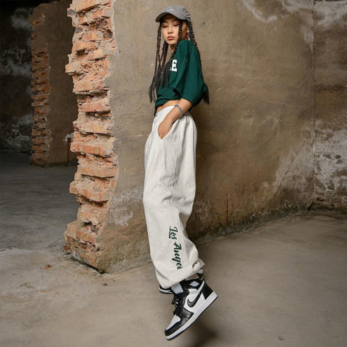 Ladies casual sweatpants with side lettering Chic & Stil