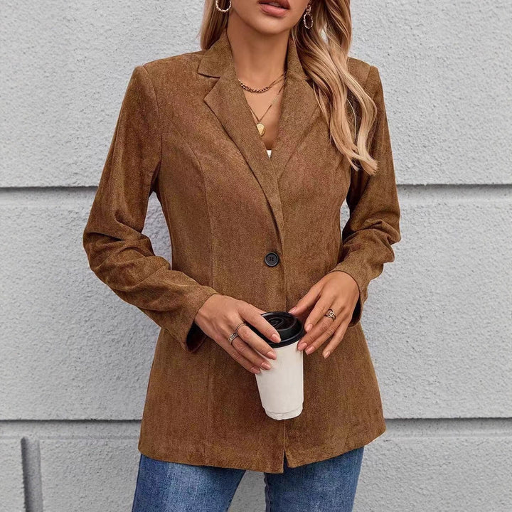 Blazer élégant pour femmes en tissu doux et velouté avec une surface texturée Chic & Stil