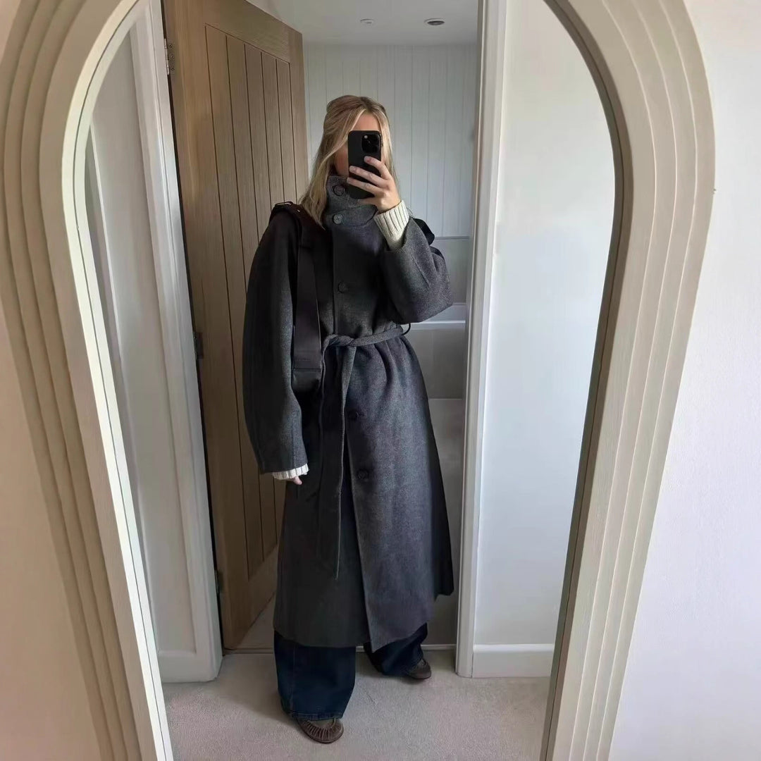 Manteau élégant pour femmes en mélange de laine de haute qualité avec ceinture et col montant Chic & Stil
