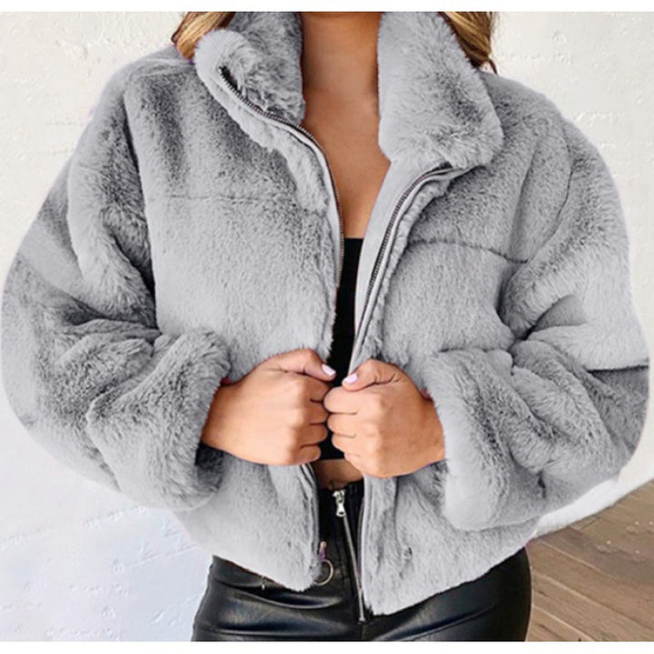 Women’s short-cut cuddly fleece quilted jacket with stand-up collar and zipper Amarae