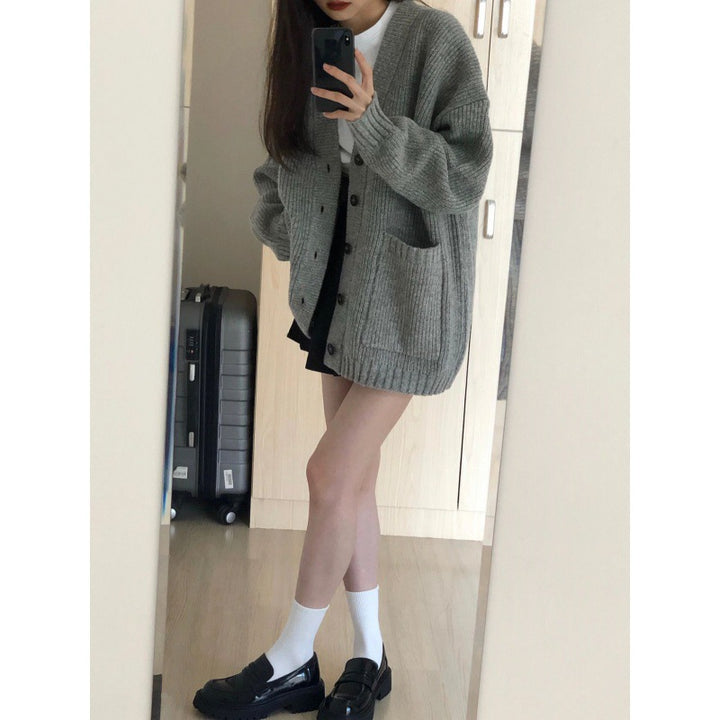 Women Chunky Knit Cardigan with Pockets and Deep V Neck Lune London