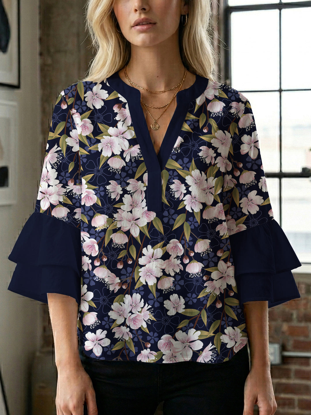 Women's blouse with voluminous sleeves and floral design Lune London