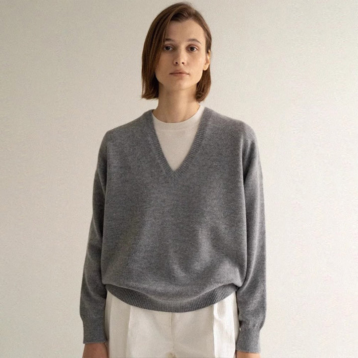 Pull décontracté pour femmes en V en matériau doux Chic & Stil