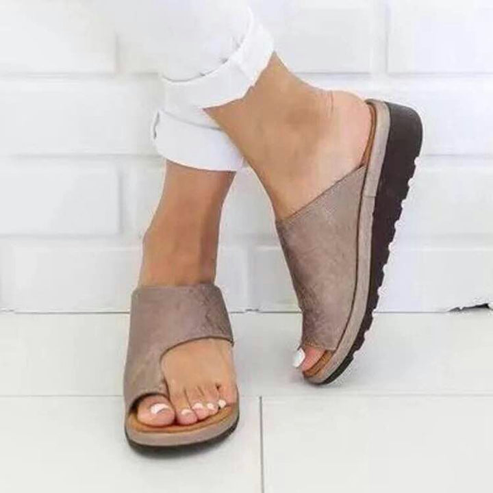 Stylish Women's Clogs with High-Quality Sole Lune London