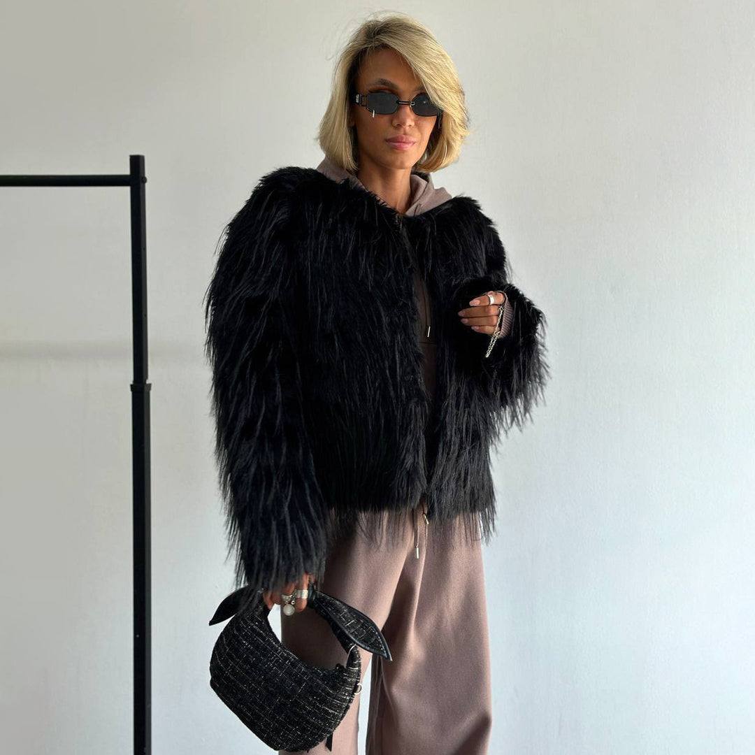 Ladies Faux Fur Jacket with Wide Sleeves and Relaxed Fit Lune London