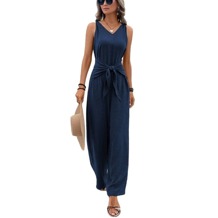 Combinaison pour femmes avec détail de ceinture et décolleté en V Chic & Stil