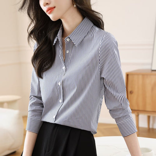 Chemisier rayé pour femmes avec col élégant Chic & Stil