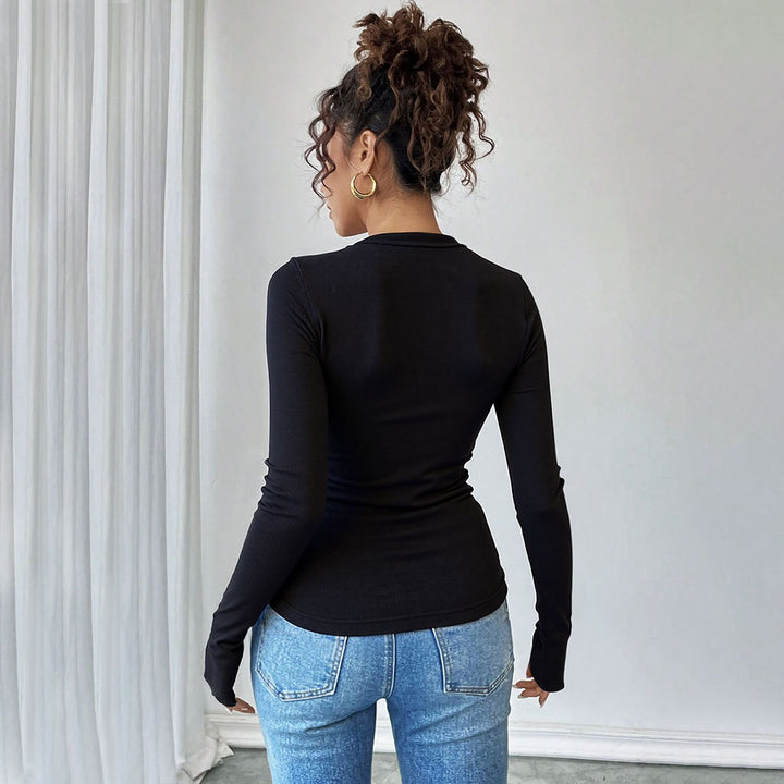 Chemise à manches longues pour femmes avec design asymétrique à découpes et détails de bague à la mode Chic & Stil