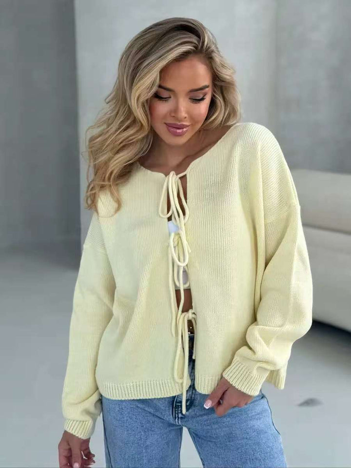 Sweater en tricot décontracté pour femmes avec laçage décoratif et coupe large Chic & Stil