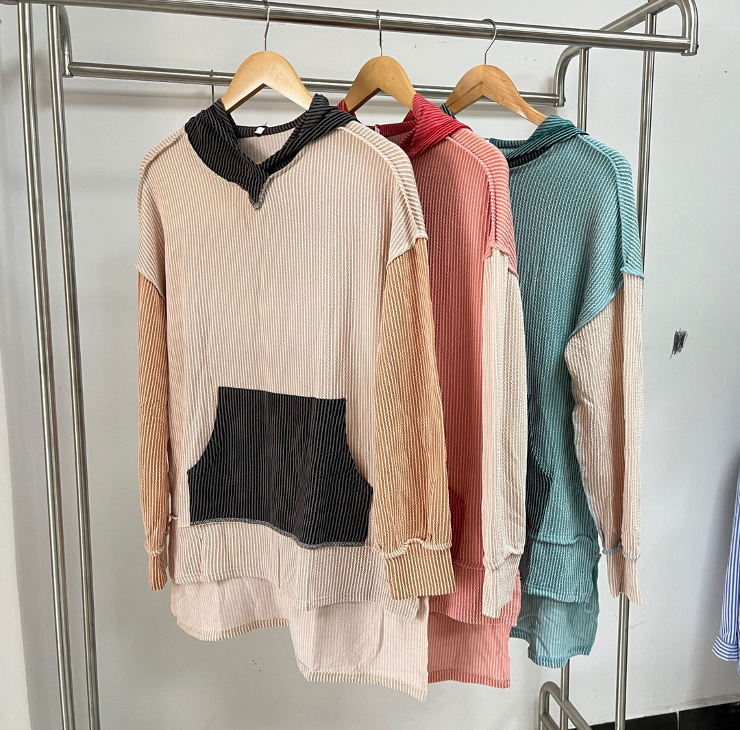 Long casual sweater for women with hood and side pocket Lune London