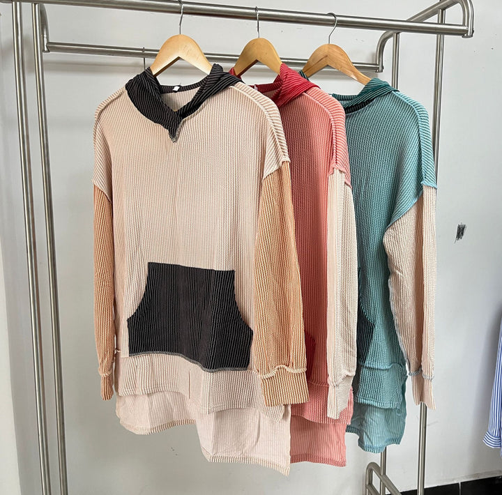 Long casual sweater for women with hood and side pocket Lune London