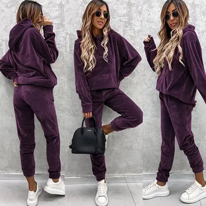 Women high-quality velvet lounge set with hoodie and comfortable pants Lune London