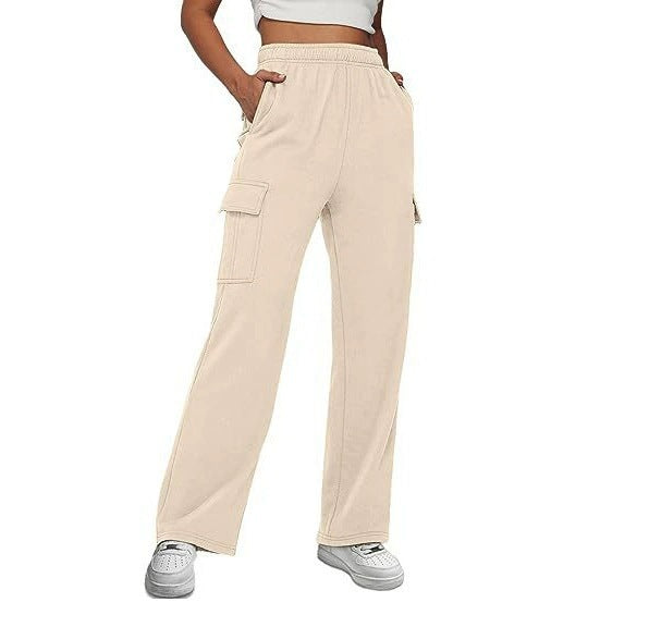 Women's cargo pants with wide leg and practical side pockets Lune London