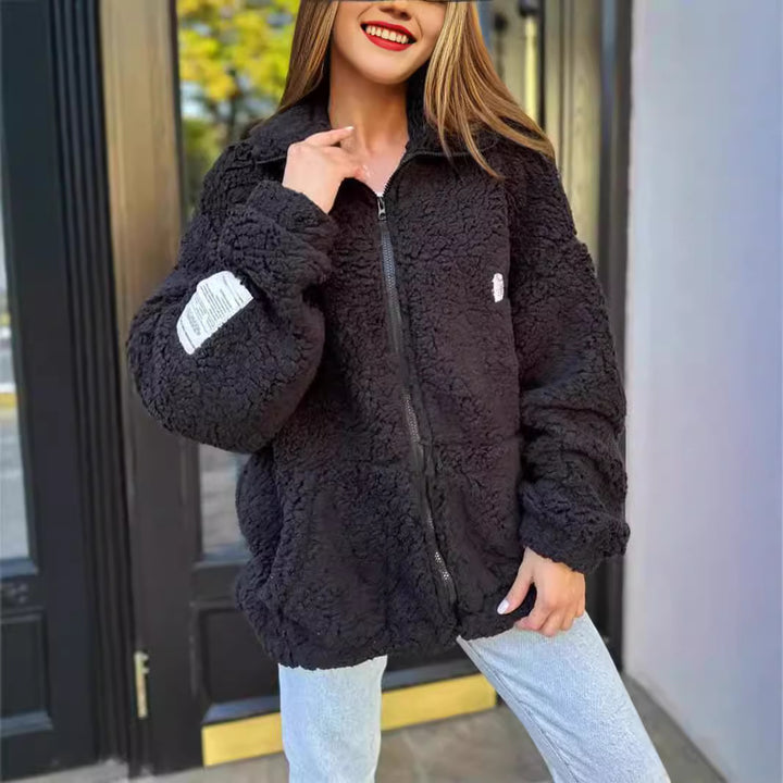 Comfortable fleece jacket for ladies with practical pockets and high collar Lune London